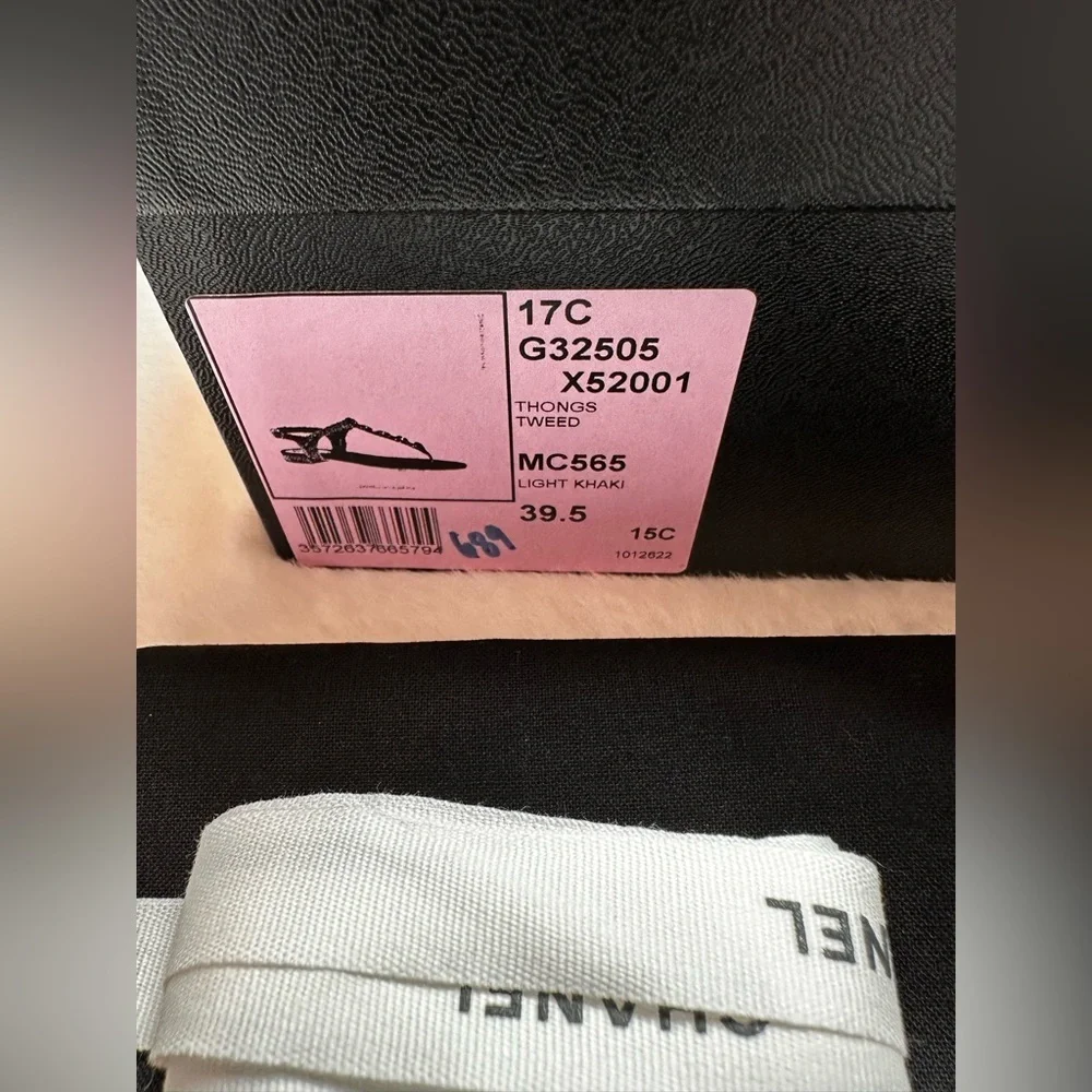CHANEL Women's Sandals with Green Straps-Thongs,Tweed brand new with box